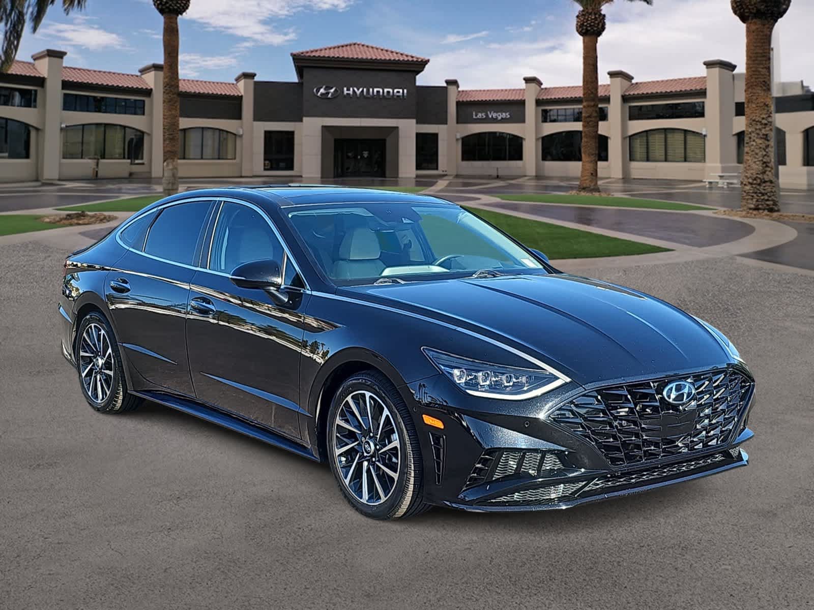 Used 2022 Hyundai Sonata Limited FWD image 2