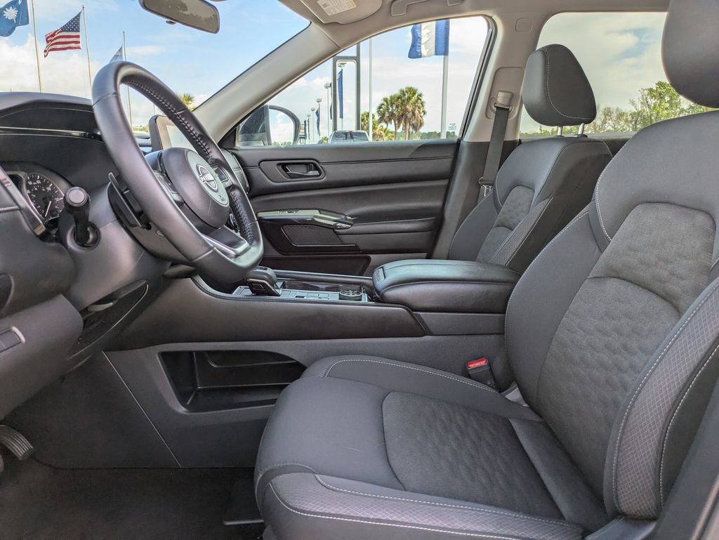 Used 2024 Nissan Pathfinder SV image 20