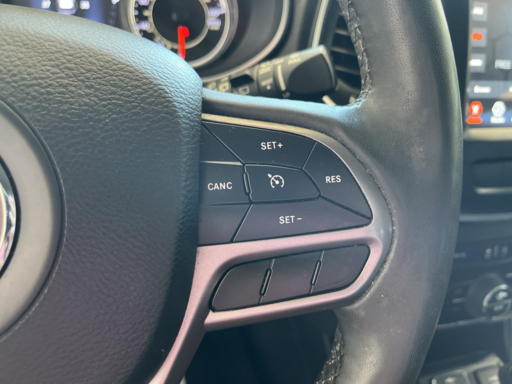 Used 2022 Jeep Cherokee Latitude Lux FWD image 20