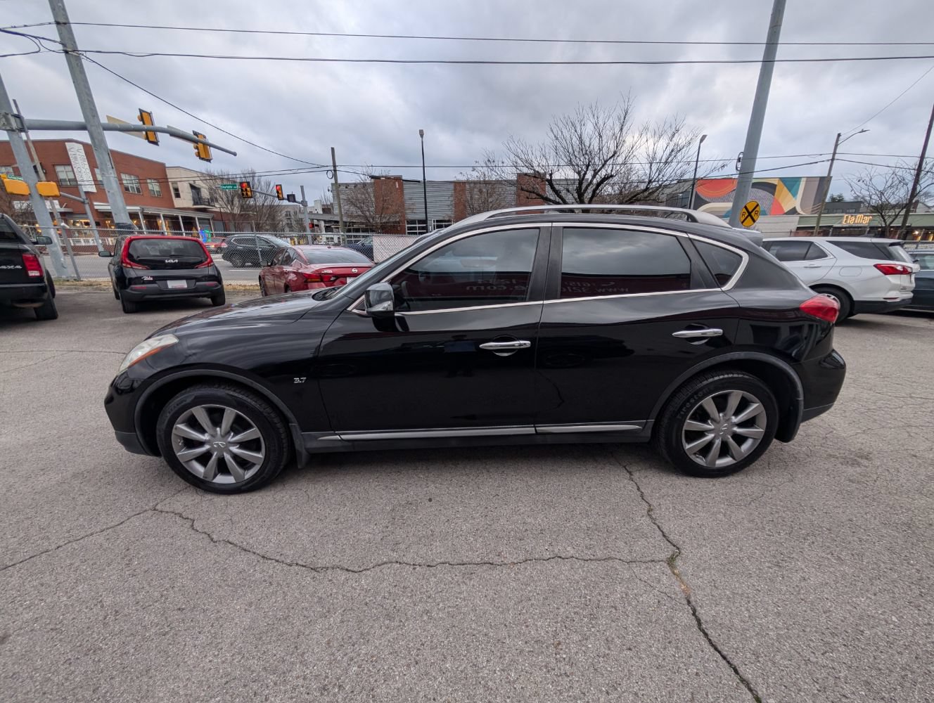 Used 2017 INFINITI QX50 2WD w/ Premium Plus Package image 9