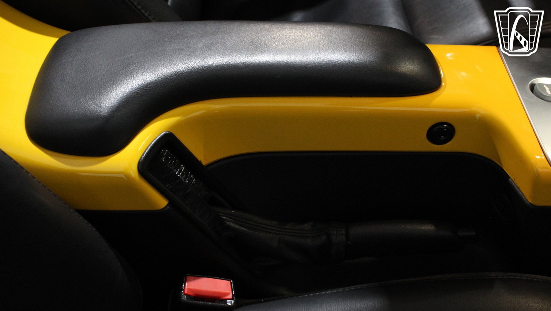 Used 2003 Chevrolet SSR w/ Preferred Equipment Group RWD image 38