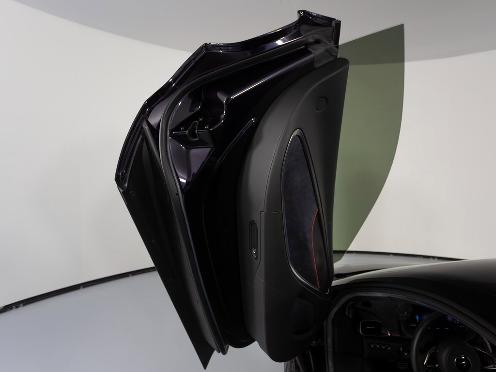 Used 2023 McLaren Artura image 10
