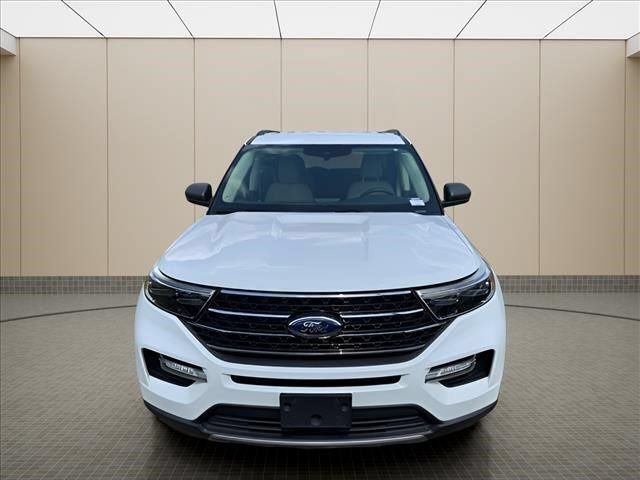 Used 2020 Ford Explorer XLT w/ Equipment Group 202A AWD/4WD image 6