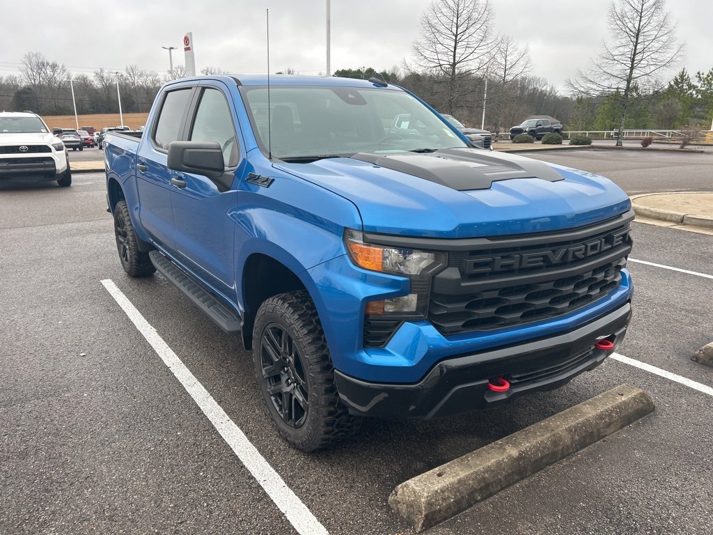 Used 2023 Chevrolet Silverado 1500 Custom Trail Boss w/ LPO, Dark Essentials Package image 3