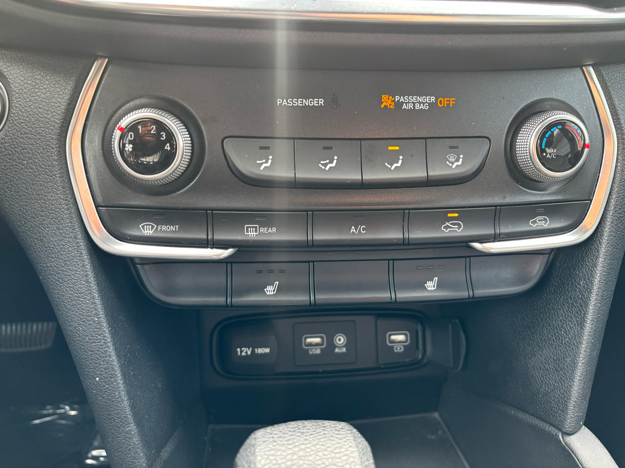 Used 2019 Hyundai Santa Fe SEL image 13
