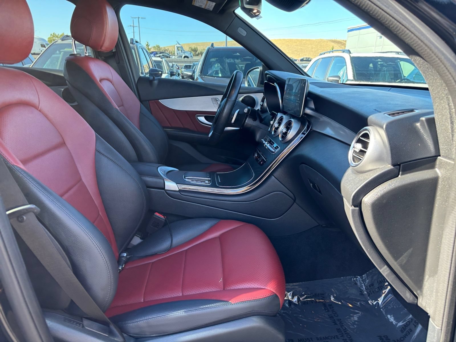 Used 2022 Mercedes-Benz GLC 300 w/ AMG Line image 17