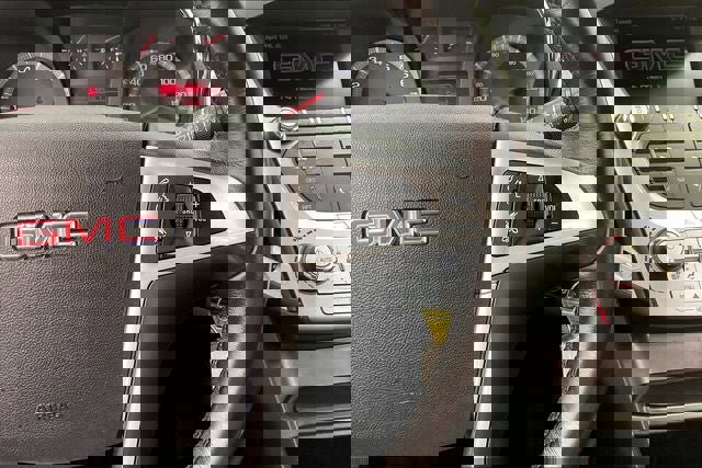 Used 2017 GMC Terrain SLE w/ Technology Package image 23