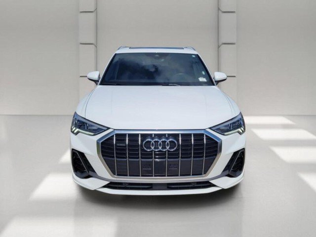 Used 2025 Audi Q3 2.0T Premium AWD/4WD image 2