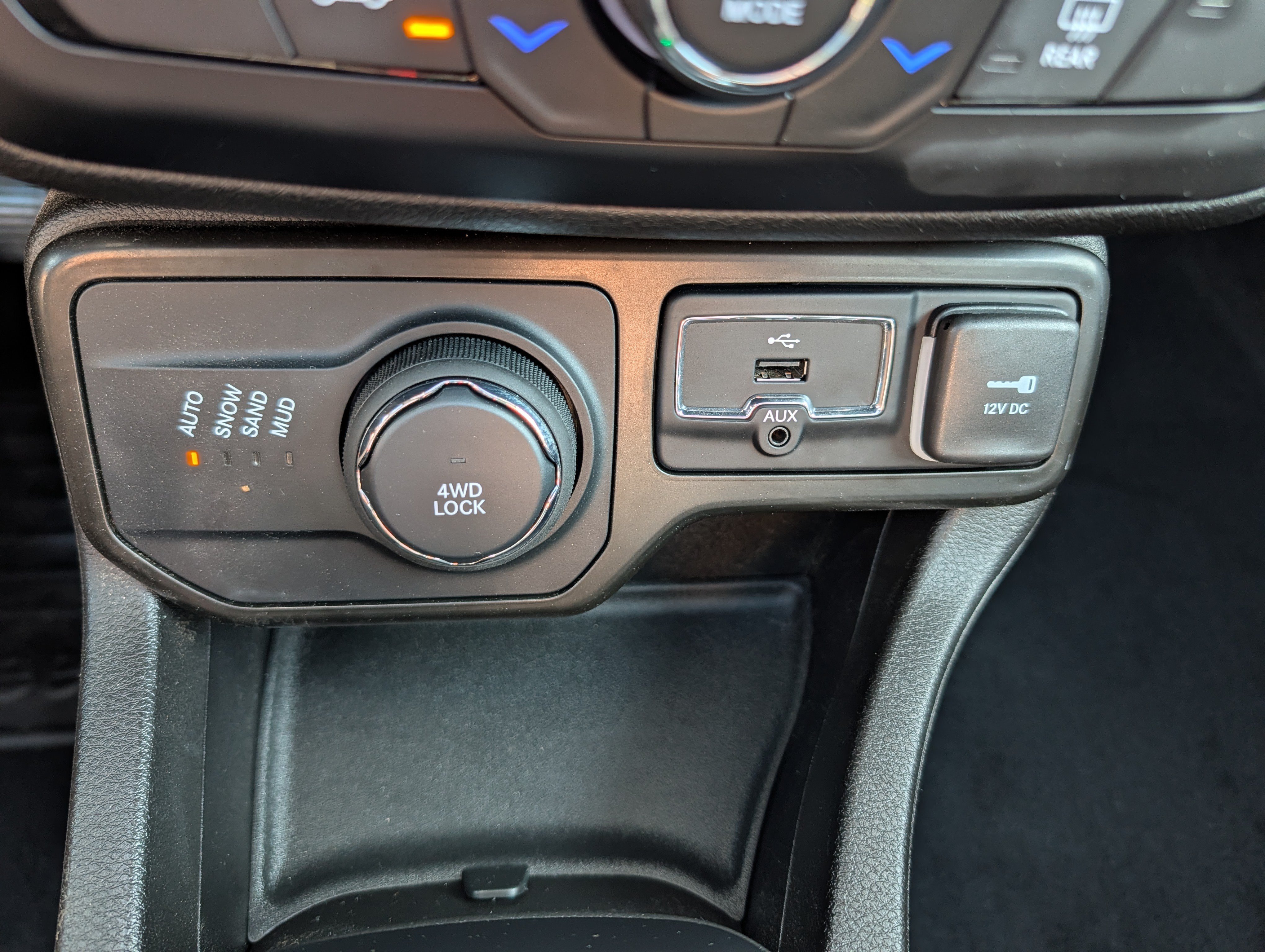 Used 2023 Jeep Renegade Altitude w/ Sun/Sound Group AWD/4WD image 33