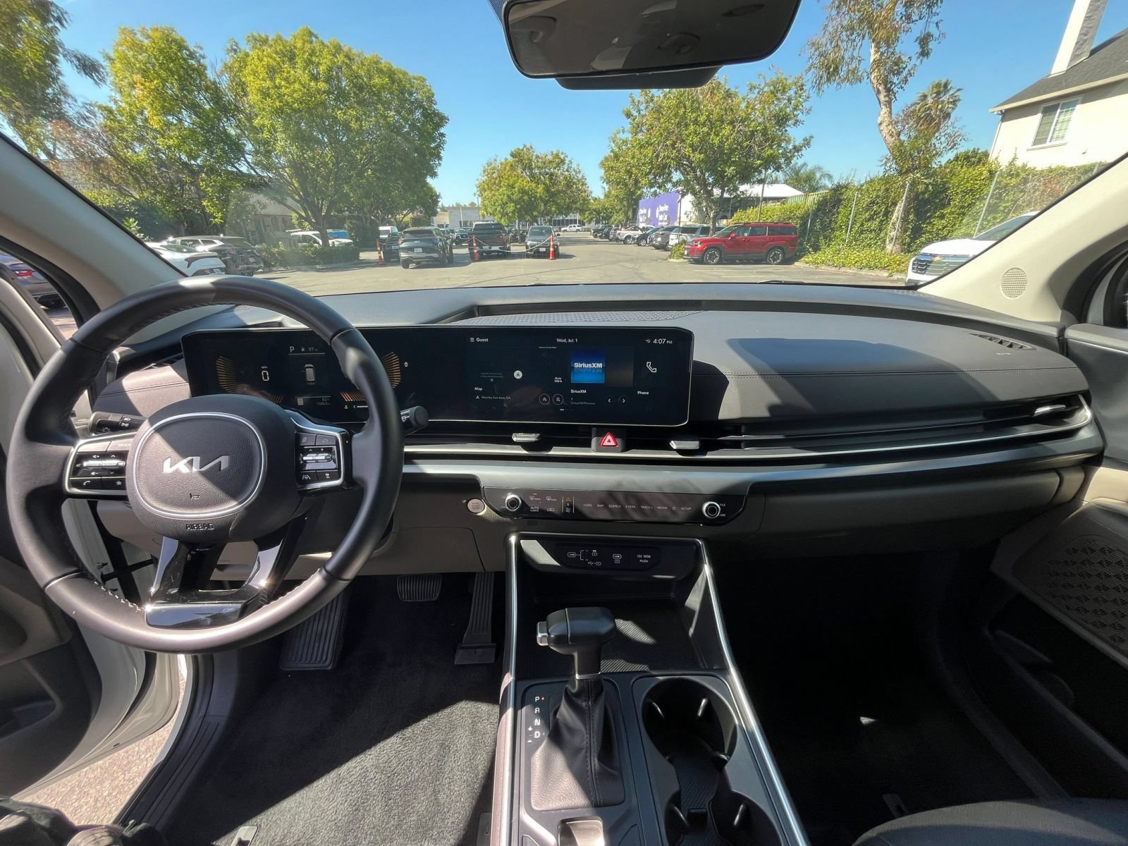 Used 2026 Kia Carnival FWD image 31