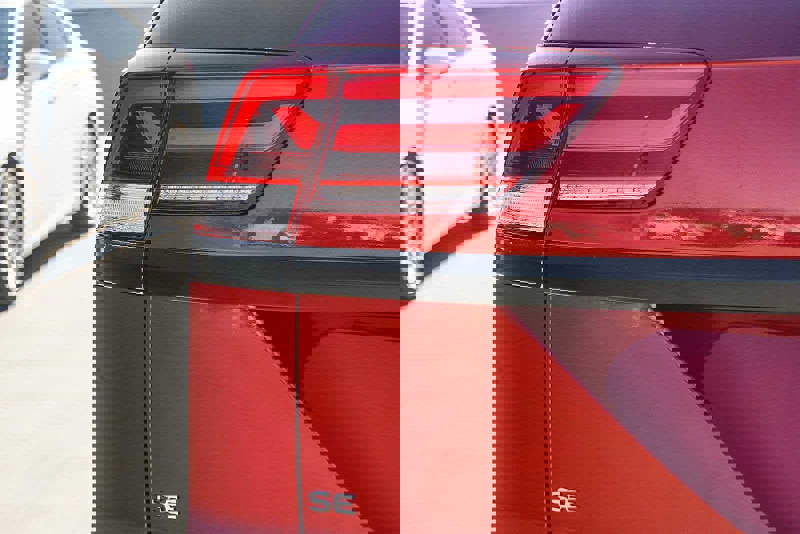 Used 2020 Volkswagen Atlas Cross Sport SE w/ Panoramic Sunroof Package image 11