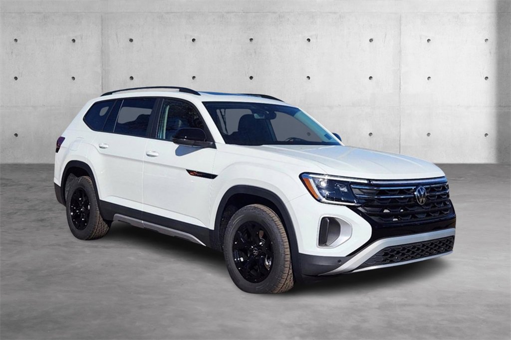 New 2025 Volkswagen Atlas Peak Edition SE