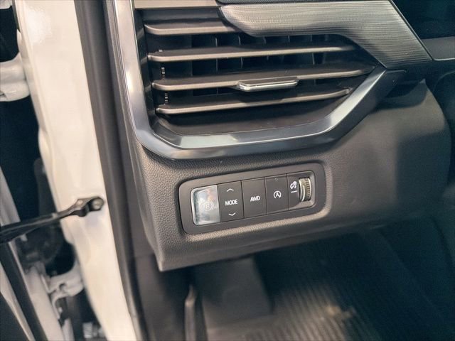 Used 2025 GMC Acadia AT4 w/ Luxury Package image 24