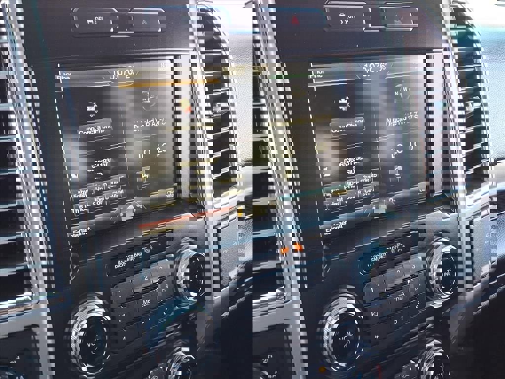 Used 2015 Ford F150 Lariat w/ Equipment Group 502A Luxury image 3