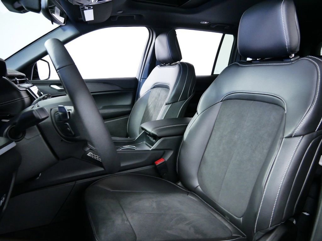 Certified 2024 Jeep Grand Cherokee Altitude image 35