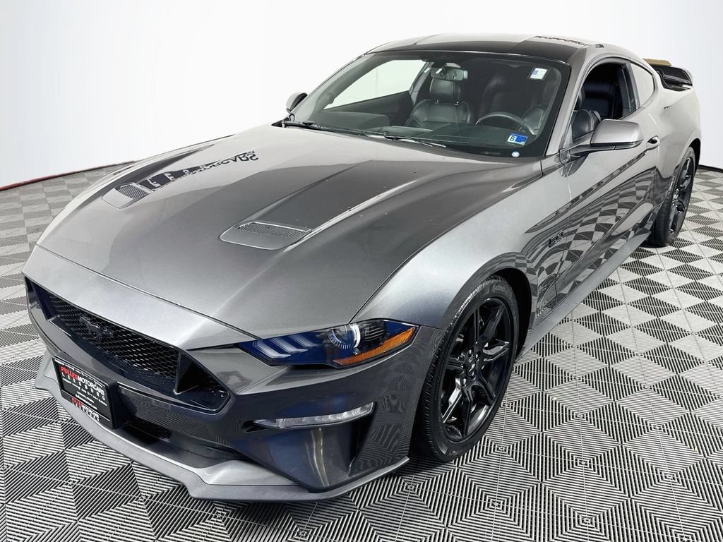 Used 2018 Ford Mustang GT Premium w/ Black Accent Package RWD image 3