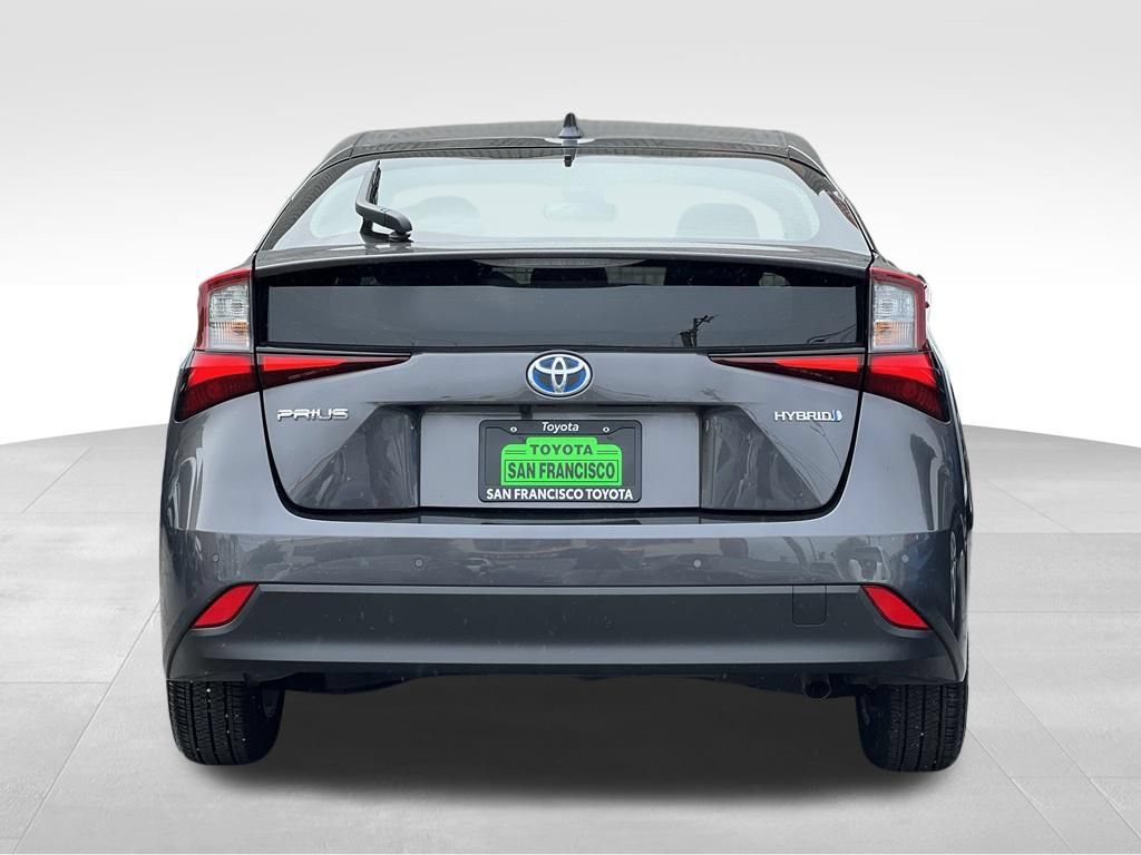 Certified 2022 Toyota Prius LE FWD image 4