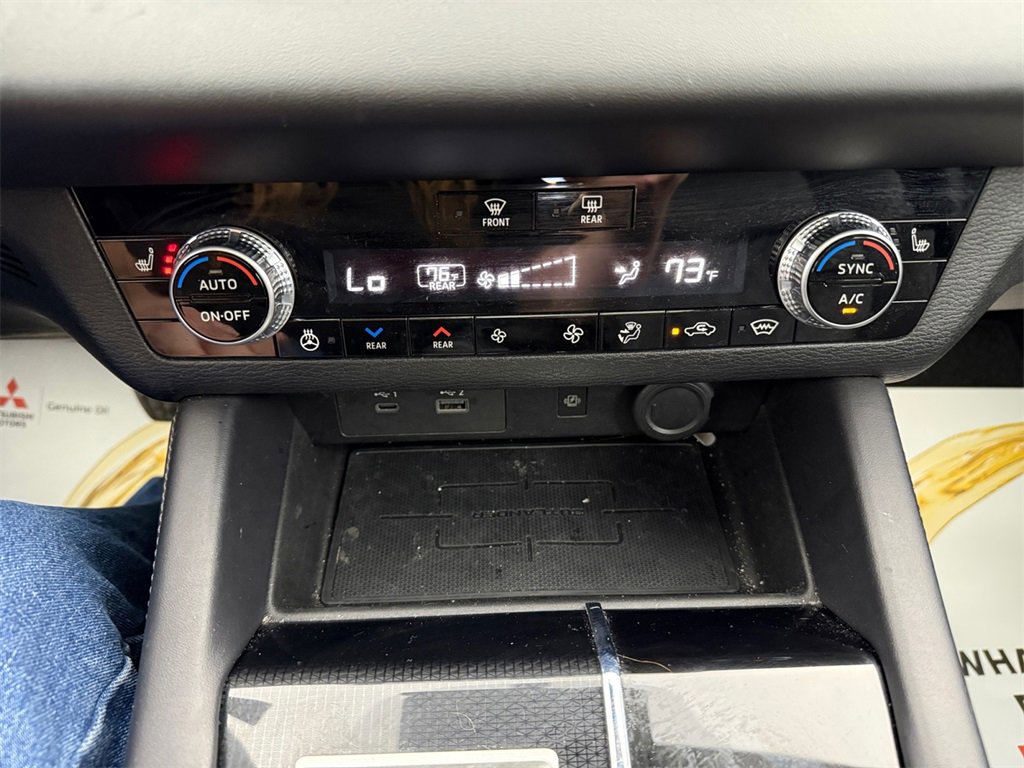 Used 2023 Mitsubishi Outlander SEL Black Edition image 33