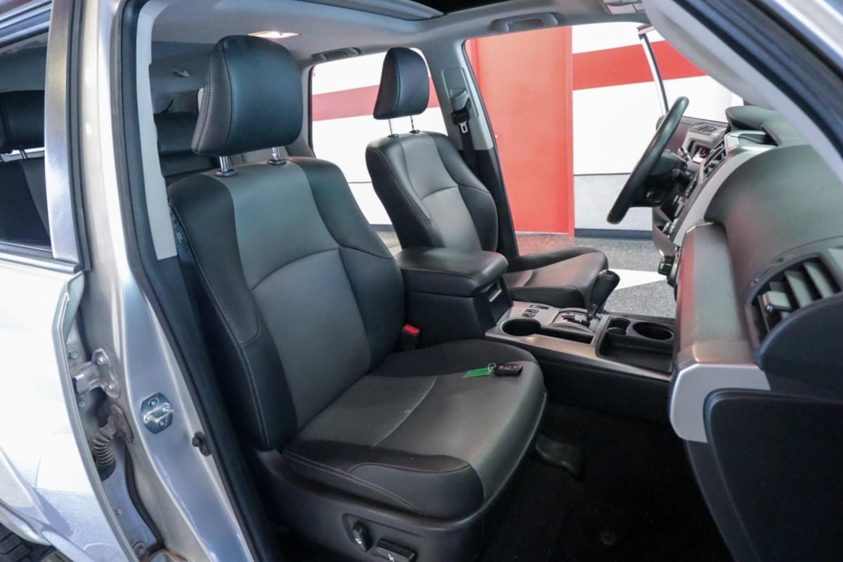 Used 2020 Toyota 4Runner SR5 Premium w/ Moonroof Package RWD image 24