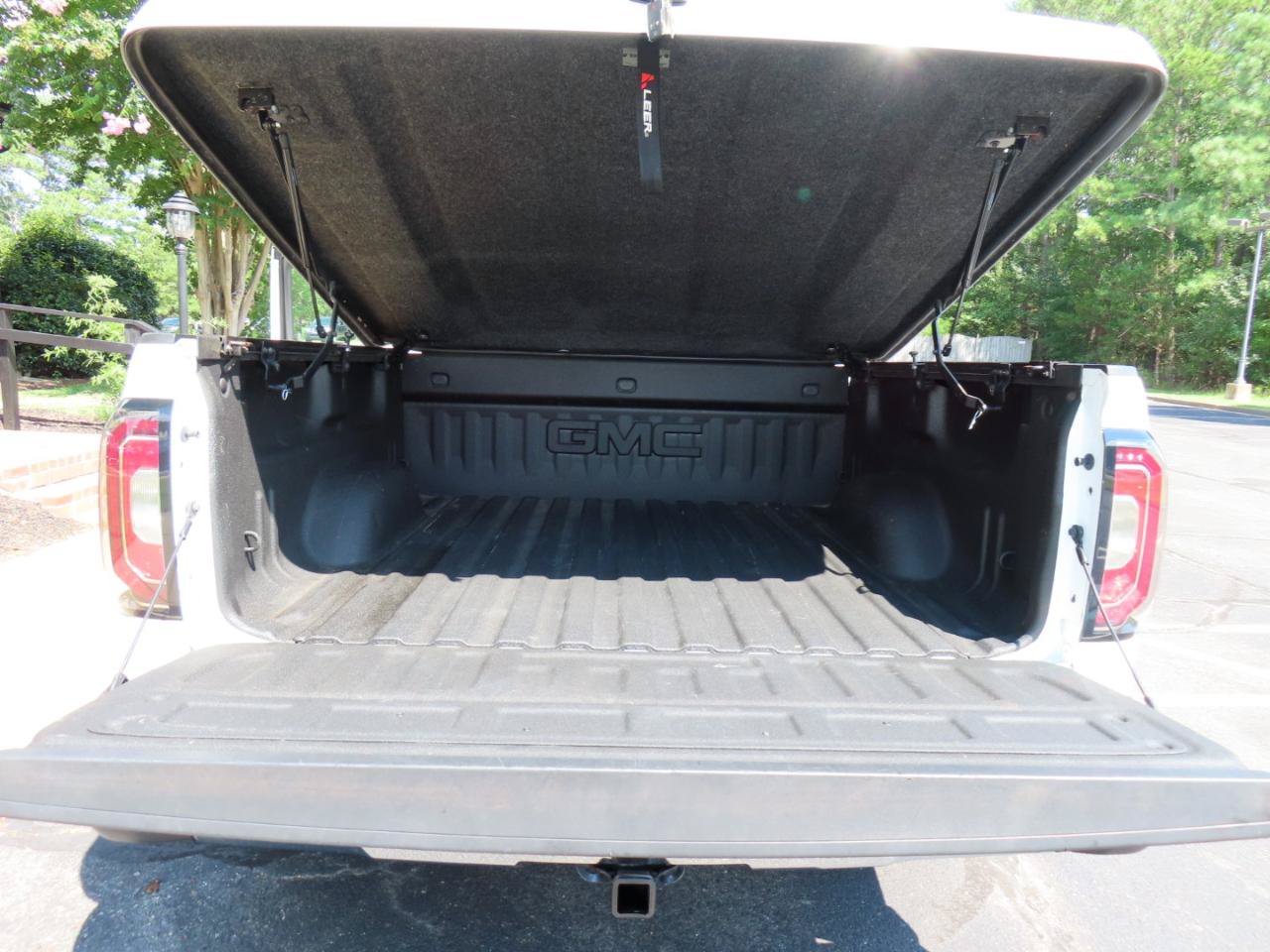 Used 2017 GMC Sierra 1500 SLT w/ SLT Premium Package RWD image 29