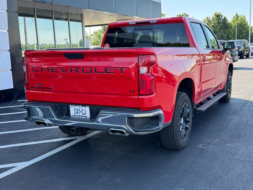 Used 2024 Chevrolet Silverado 1500 LT w/ Z71 Off-Road Package AWD/4WD image 4