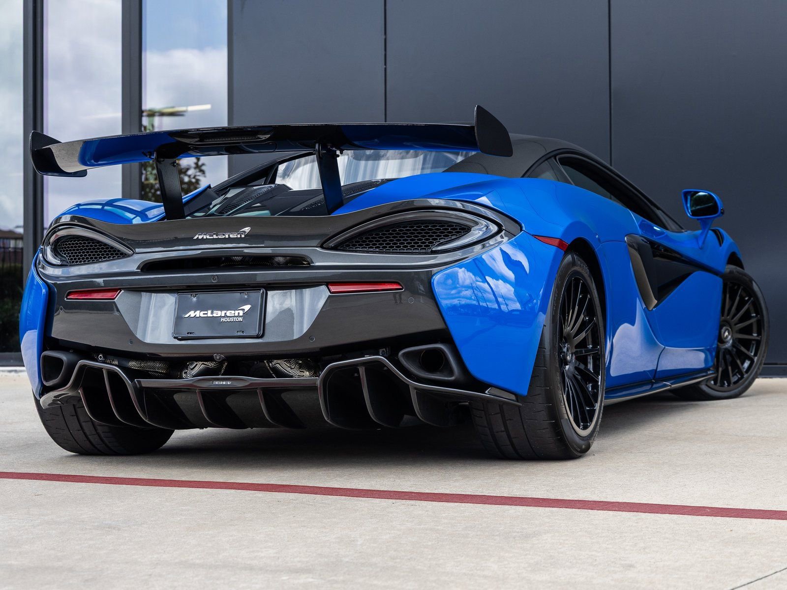 Used 2020 McLaren 620R image 9