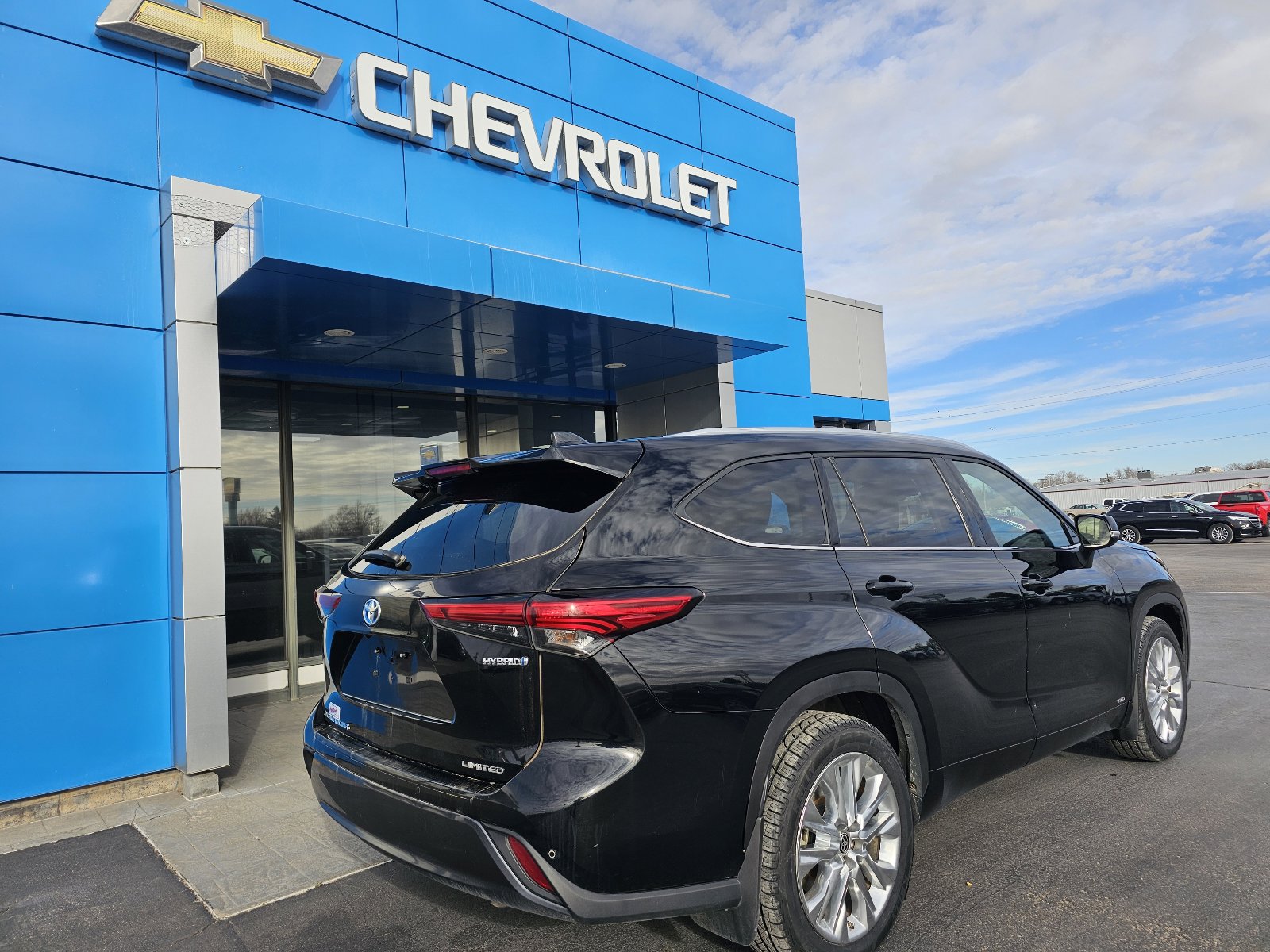 Used 2023 Toyota Highlander Limited image 3