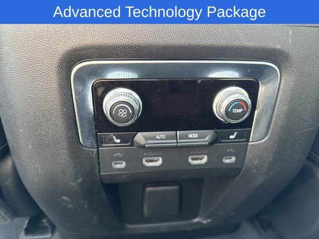 Used 2021 GMC Yukon Denali w/ Denali Premium Package AWD/4WD image 18