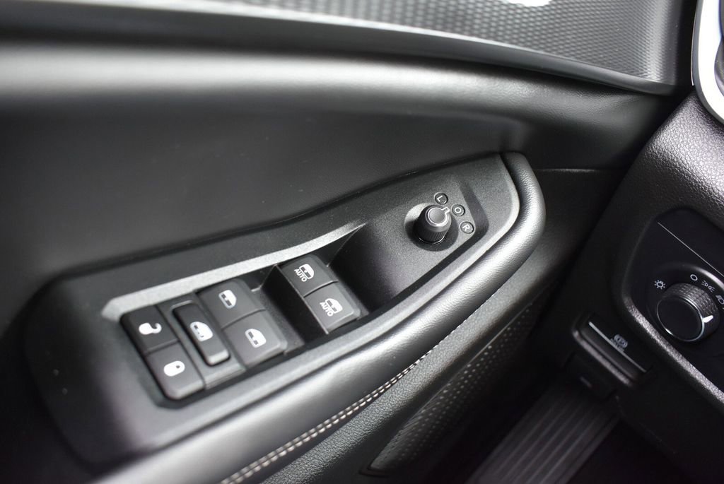 Used 2024 Jeep Grand Cherokee L Altitude image 22