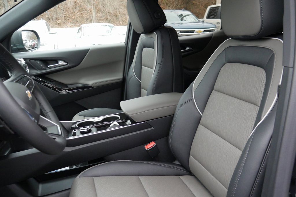 New 2026 Chevrolet Equinox LT w/ Convenience Package II image 9