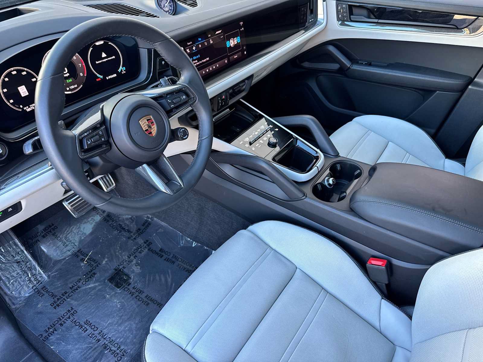 Certified 2025 Porsche Cayenne S AWD/4WD image 4