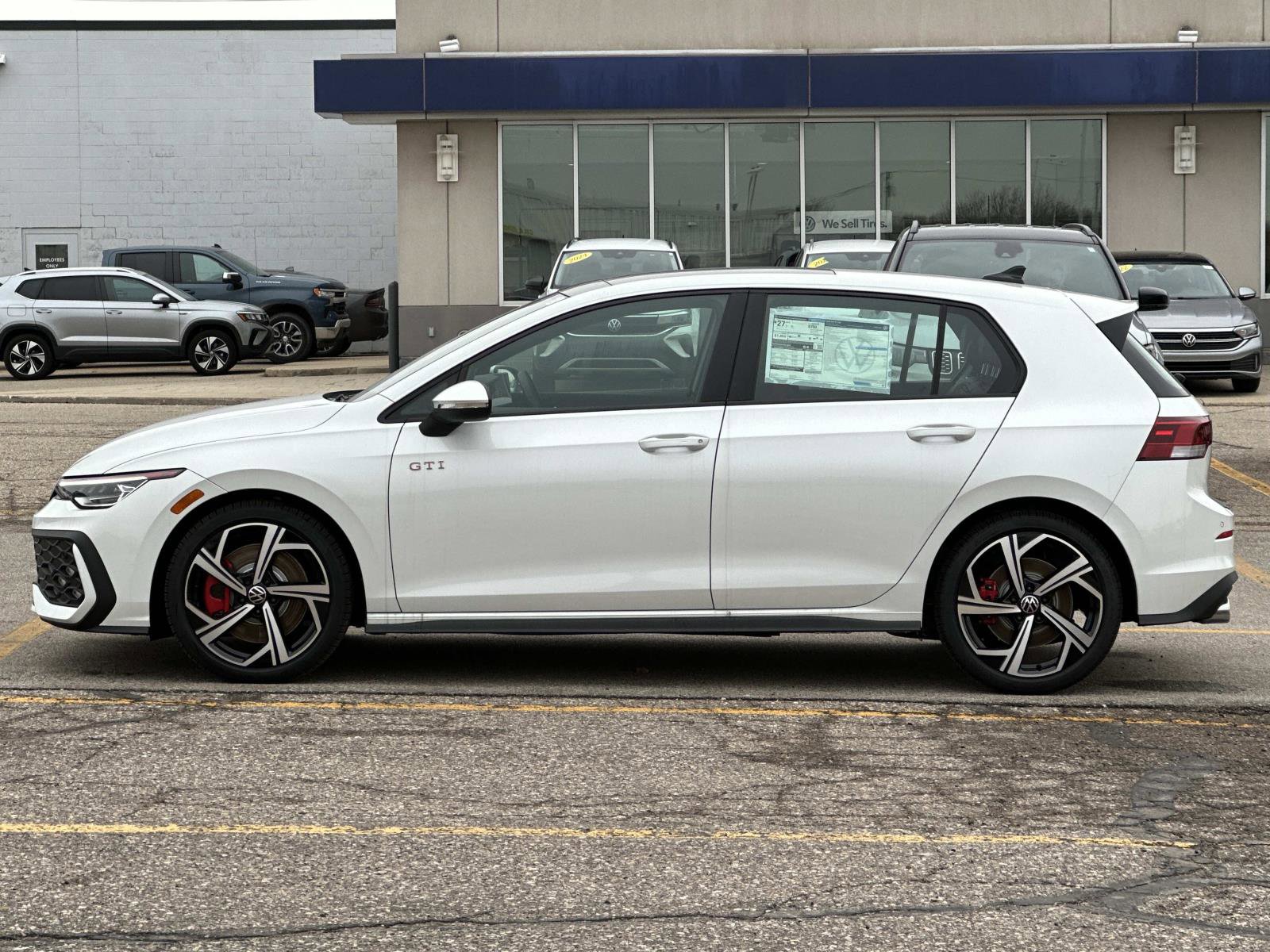New 2026 Volkswagen GTI SE image 2