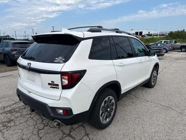 Used 2025 Honda Passport TrailSport image 3