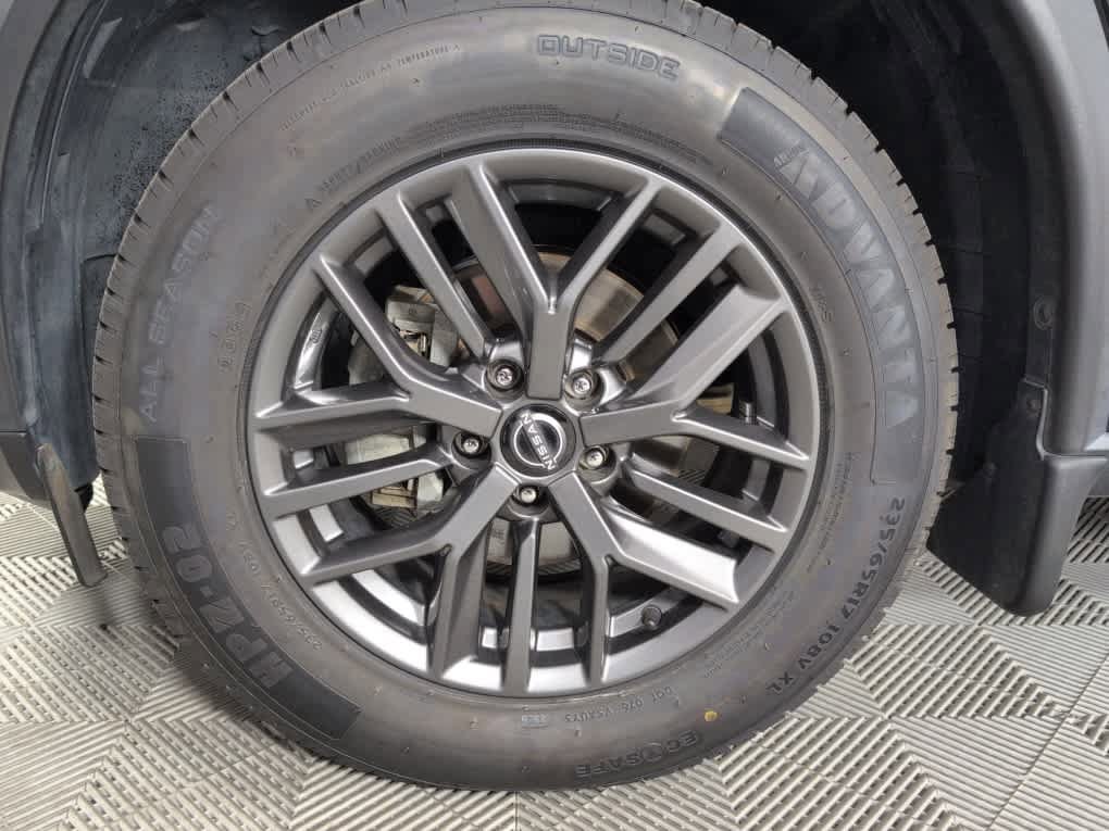 Used 2023 Nissan Rogue S AWD/4WD image 11