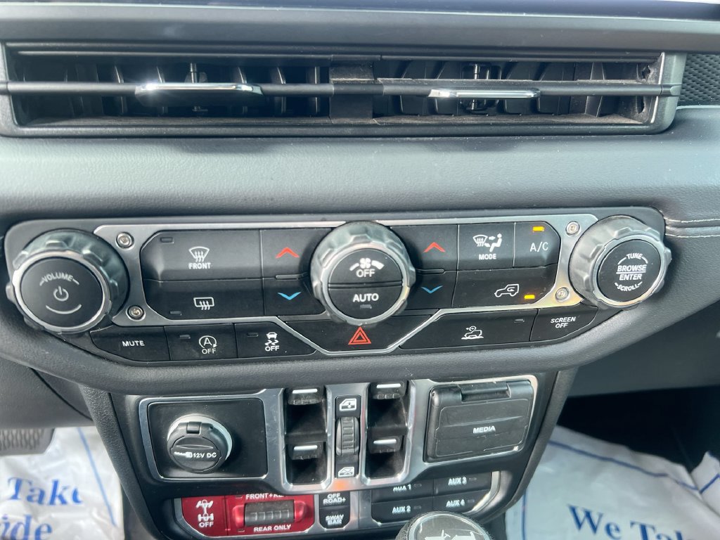 Used 2025 Jeep Wrangler Unlimited Rubicon AWD/4WD image 16