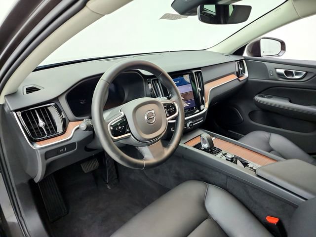 Used 2025 Volvo V60 B5 Cross Country Plus AWD/4WD image 16