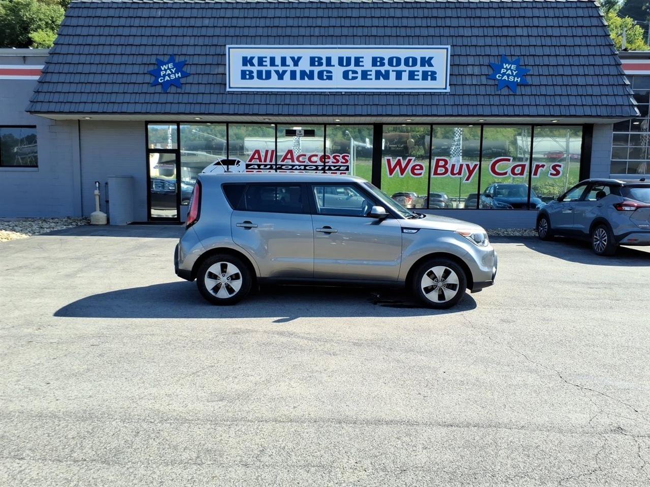 Used 2015 Kia Soul FWD image 1