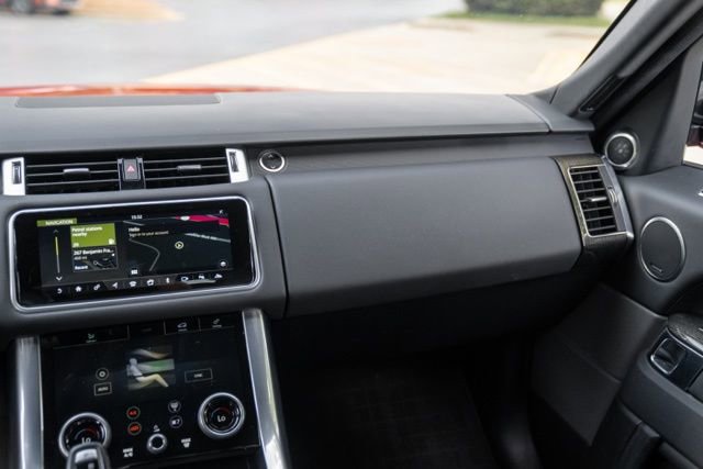 Used 2019 Land Rover Range Rover Sport SE image 28