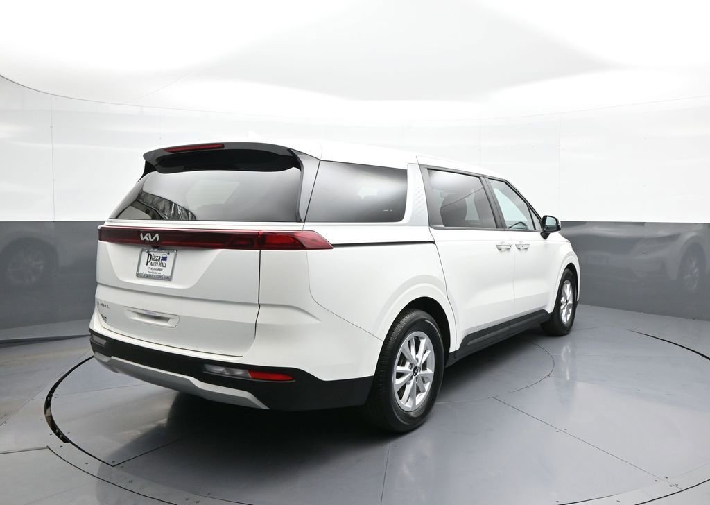 Used 2024 Kia Carnival LX FWD image 6