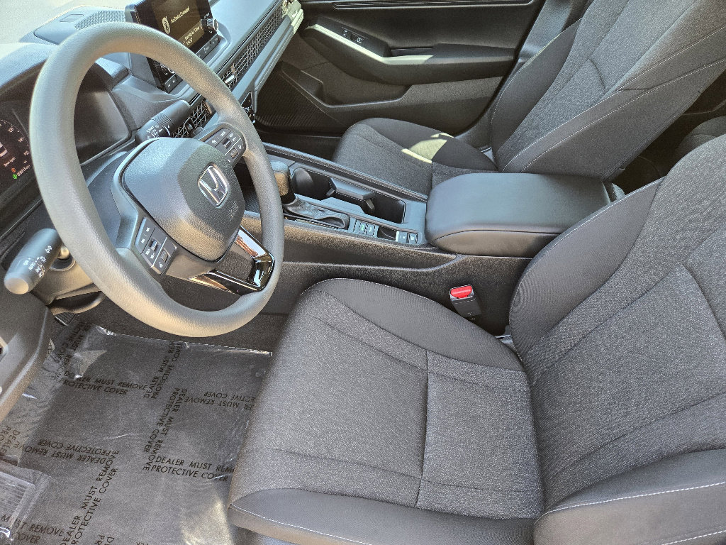 Used 2025 Honda Accord SE image 18
