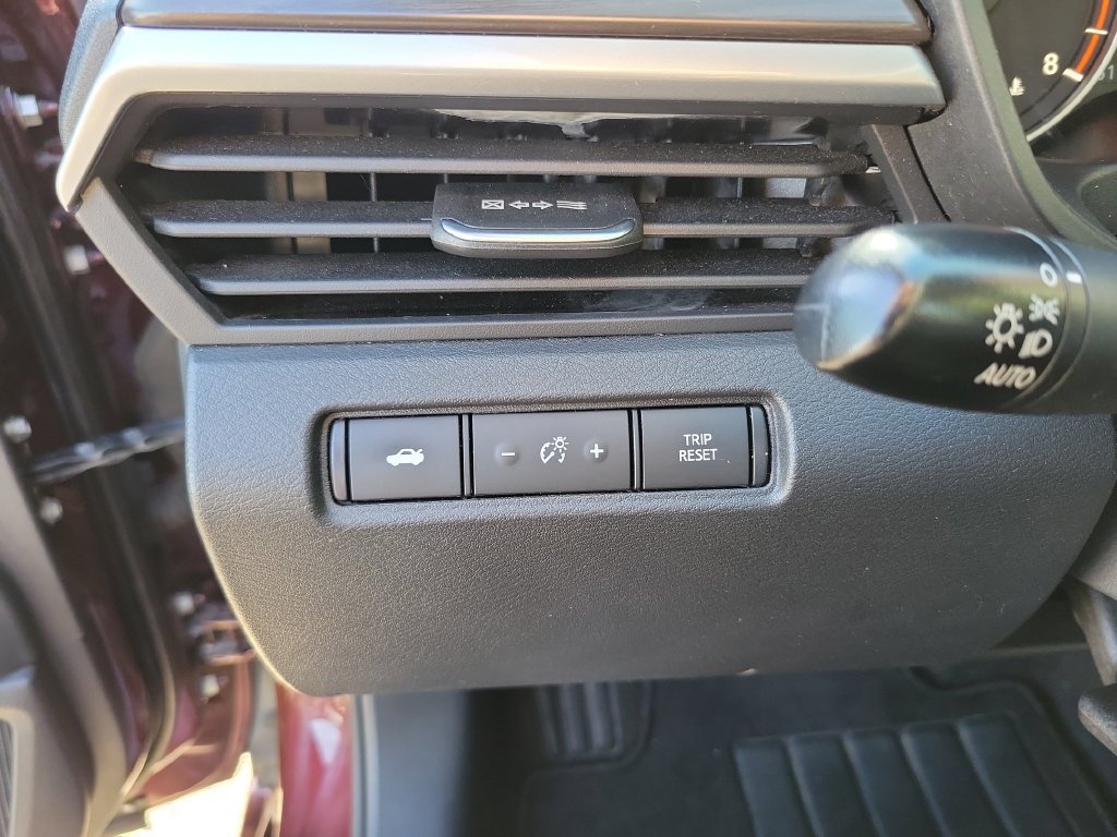 Used 2024 Nissan Altima 2.5 SV FWD image 27