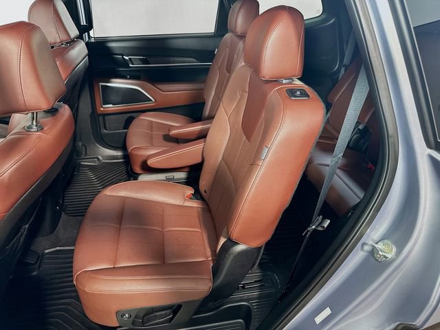Used 2023 Kia Telluride EX w/ EX Captain's Chair Package image 19