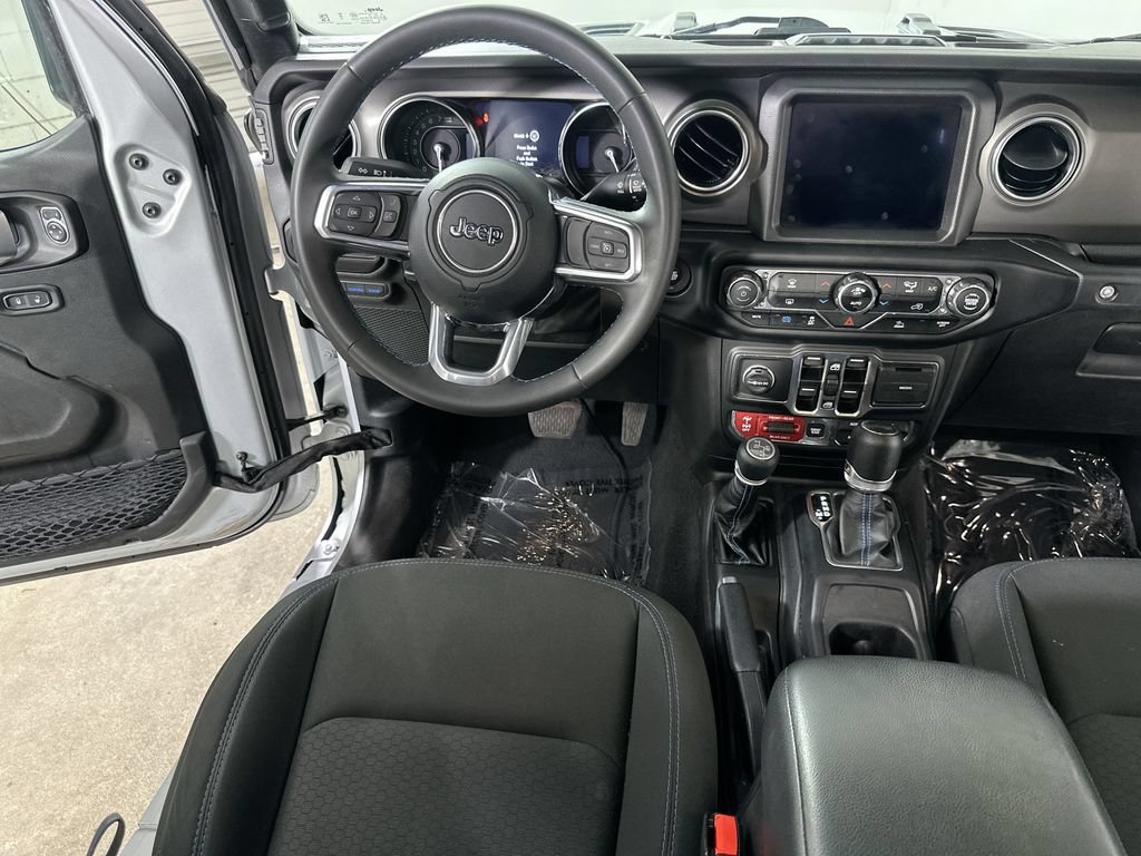 Used 2023 Jeep Wrangler Unlimited Rubicon 4xe AWD/4WD image 18