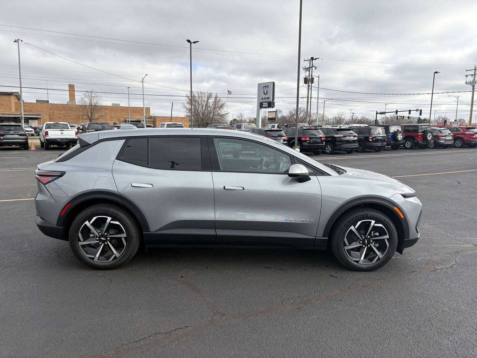 Used 2026 Chevrolet Equinox EV LT image 23