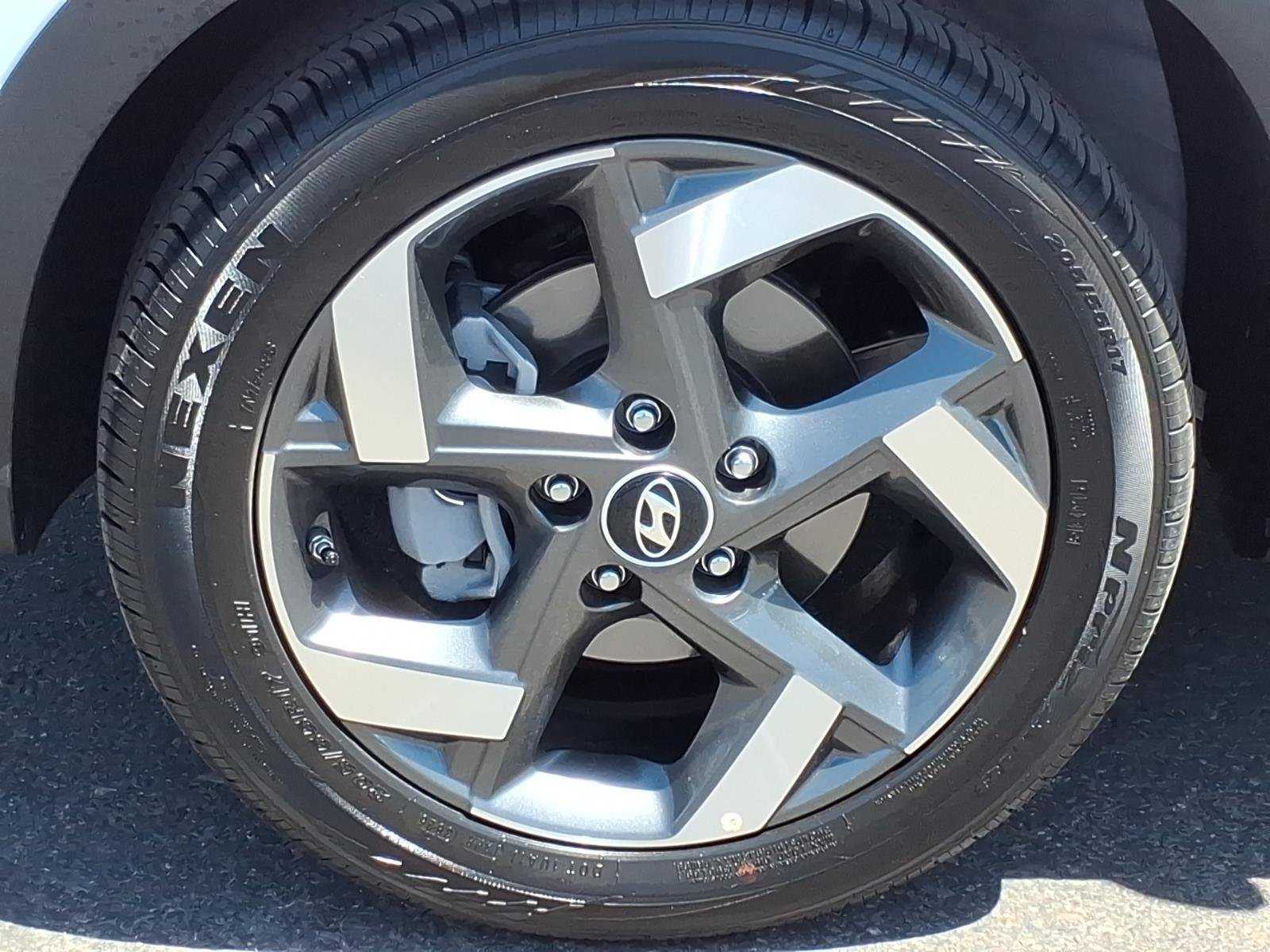 Certified 2026 Hyundai Venue SEL FWD image 9