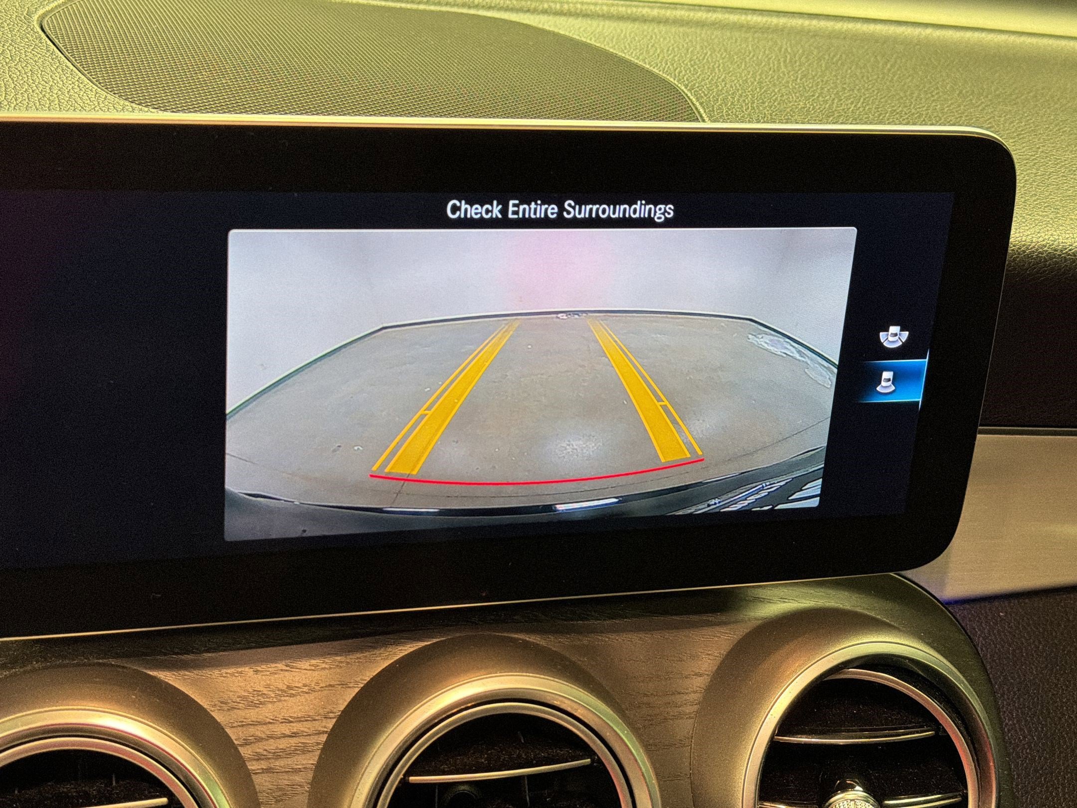 Used 2020 Mercedes-Benz GLC 300 image 25