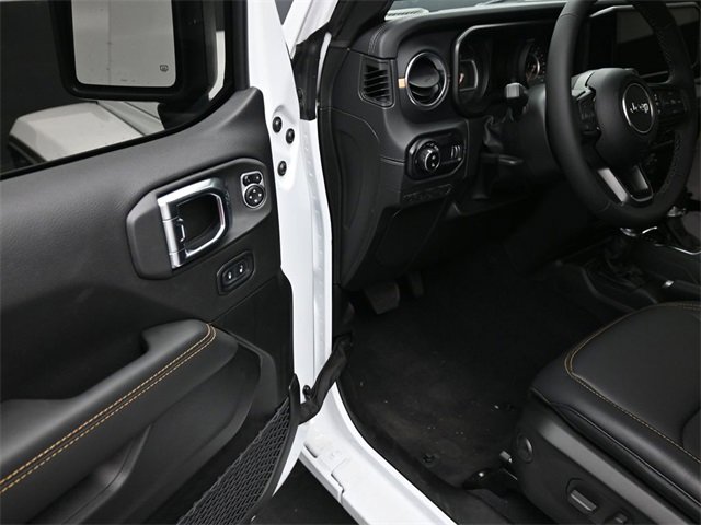 New 2025 Jeep Gladiator Sport w/ Premium Package image 15