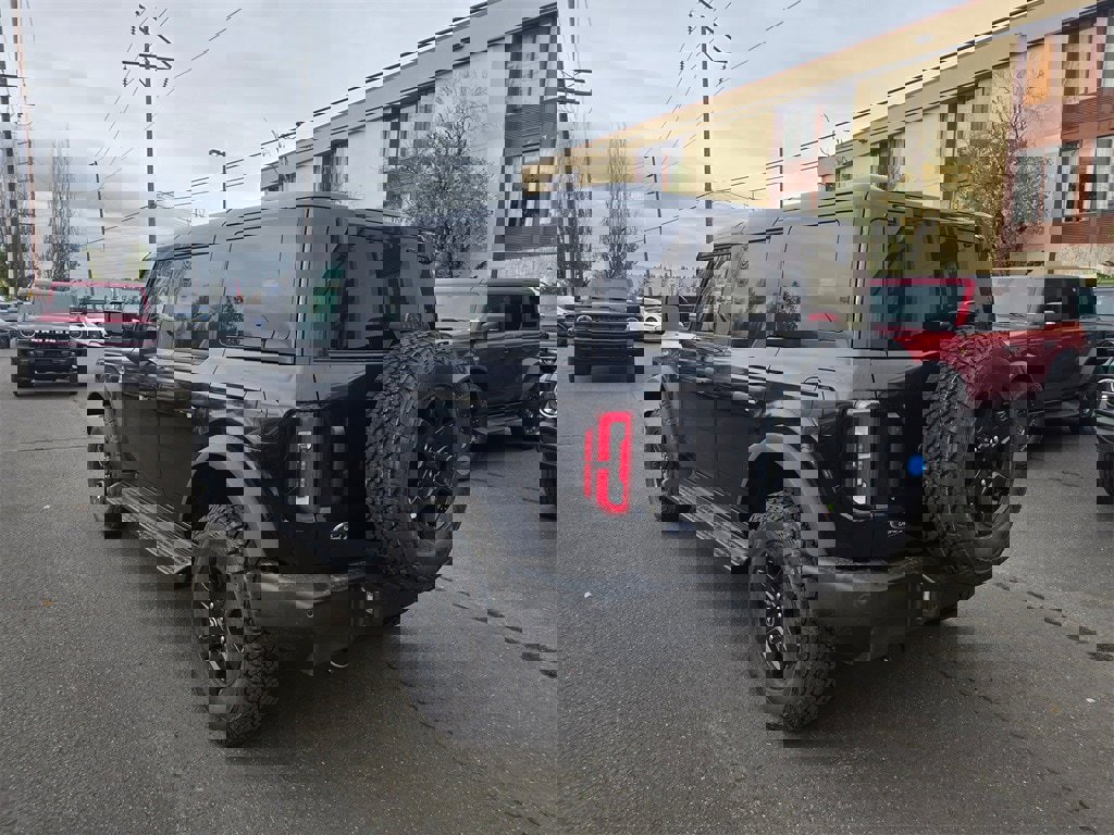 New 2025 Ford Bronco Outer Banks w/ Black Appearance Package image 7