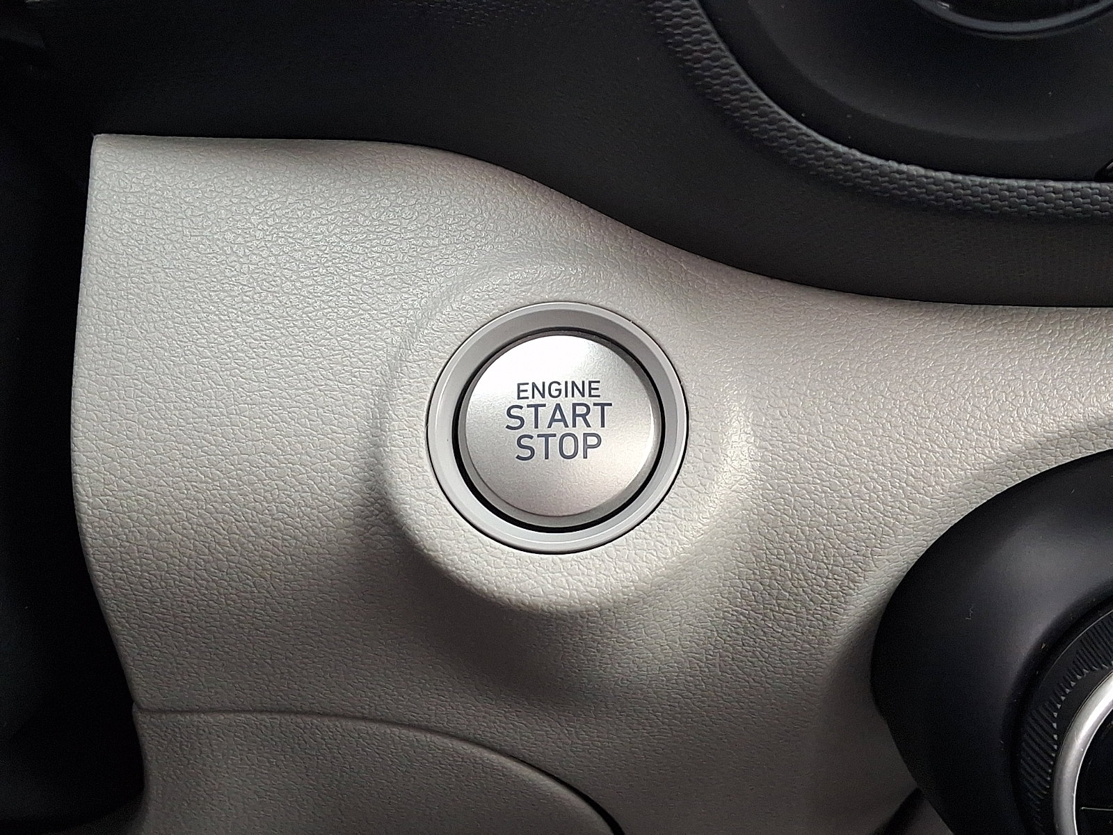 Certified 2025 Hyundai Venue SEL image 26