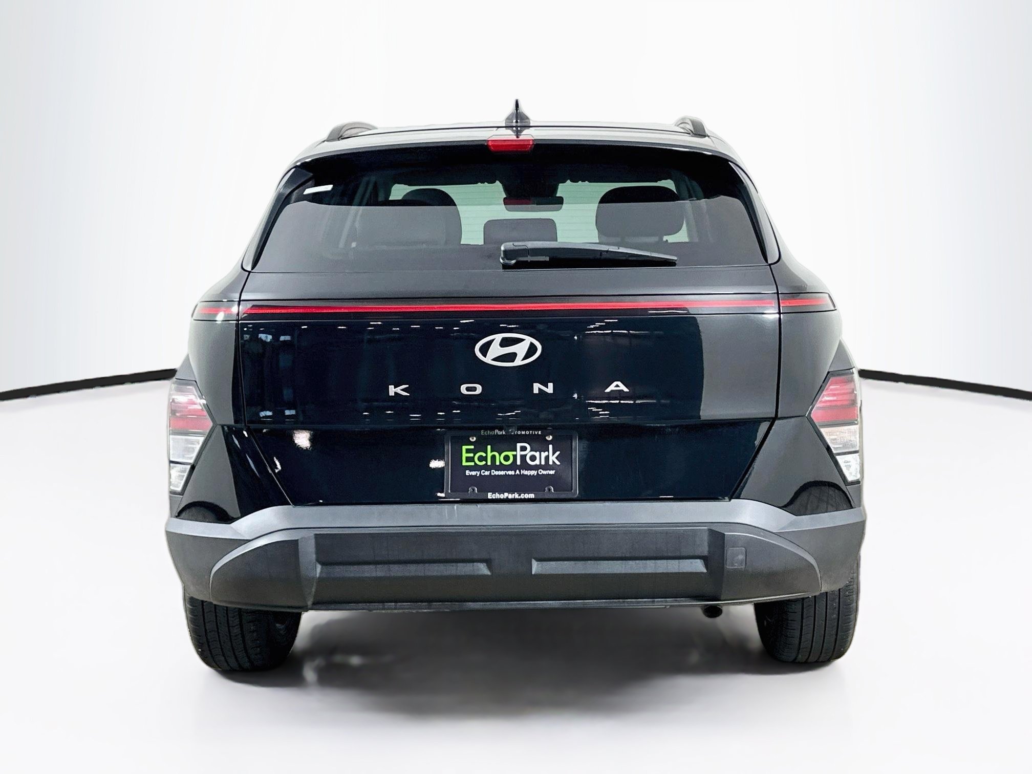 Used 2025 Hyundai Kona SEL FWD image 7